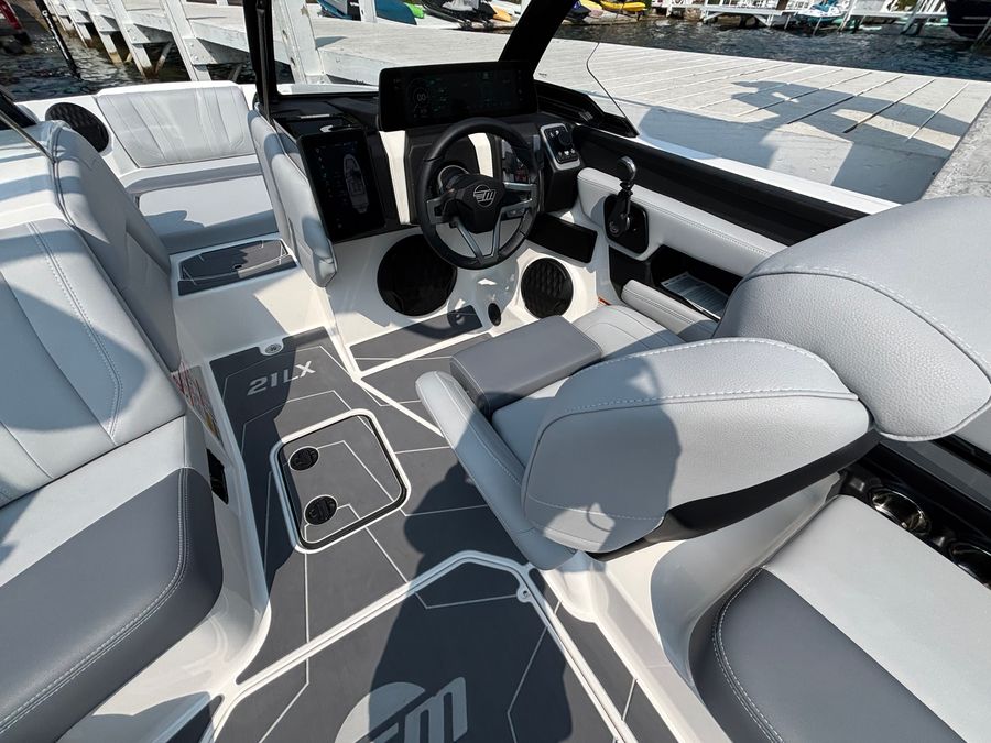 2026 Malibu 21LX, photo 7 of 19