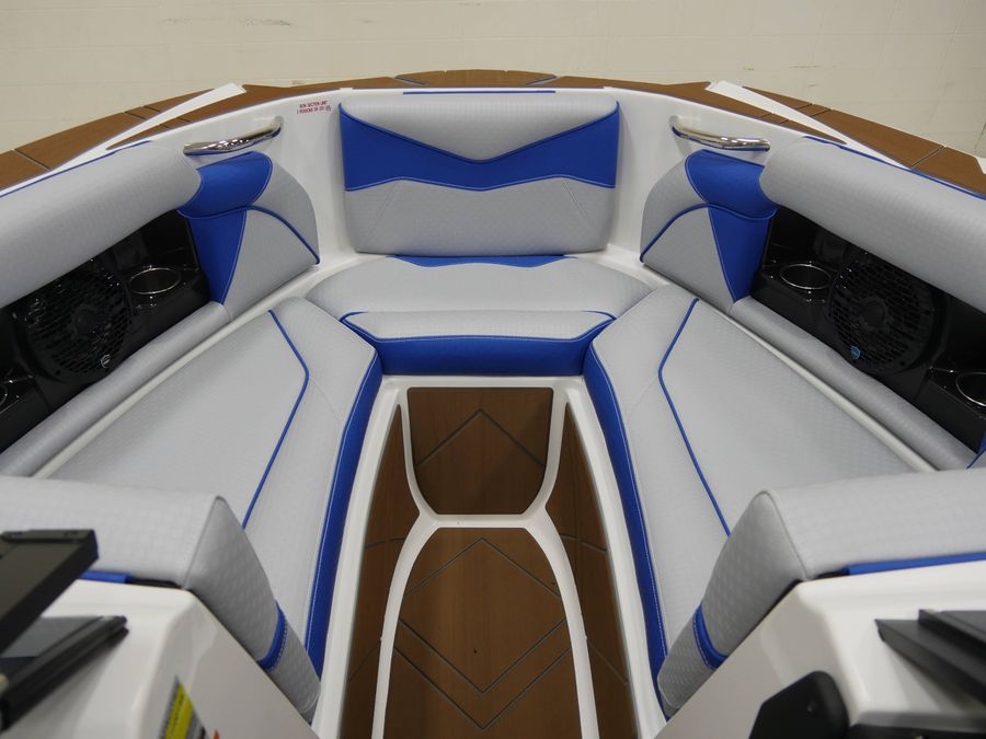 2025 Supreme S220, photo 15 of 25