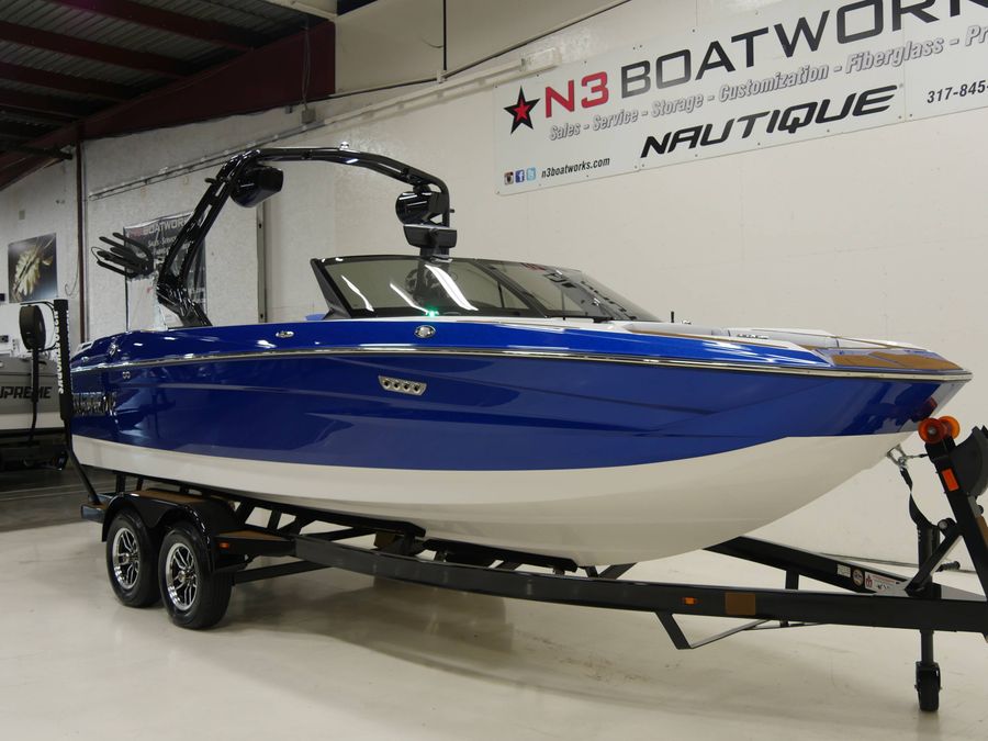 2025 Supreme S220, photo 2 of 25