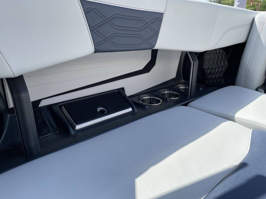 2023 Malibu 25 LSV, photo 28 of 30