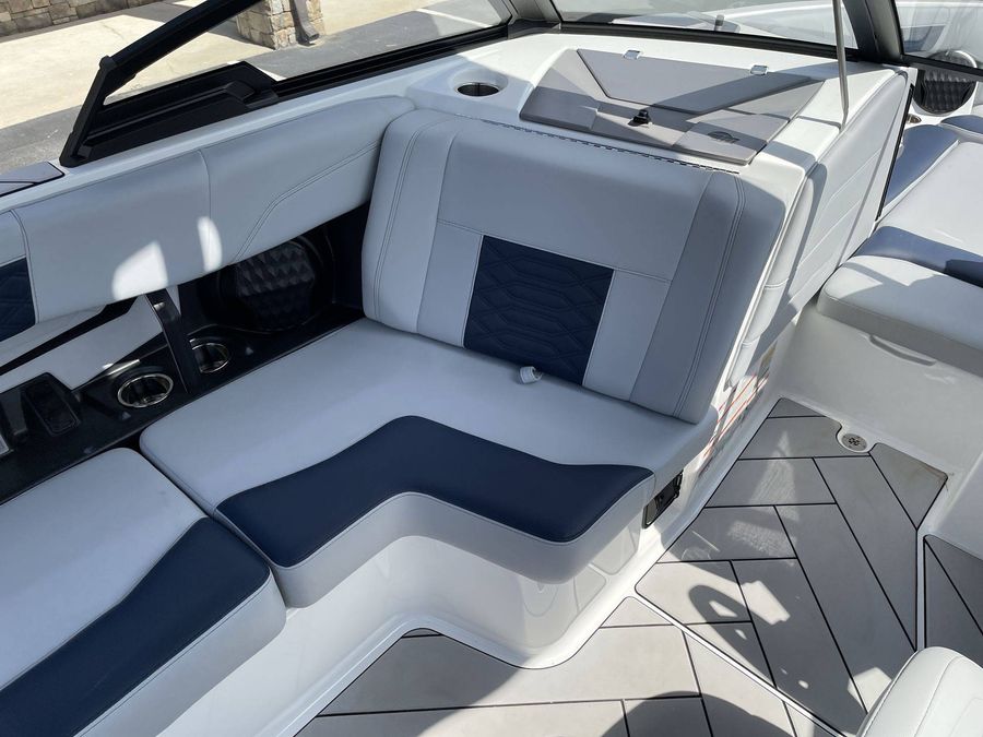 2023 Malibu 25 LSV, photo 23 of 30