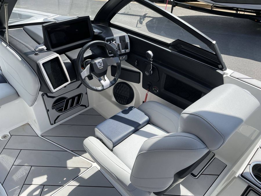 2023 Malibu 25 LSV, photo 15 of 30