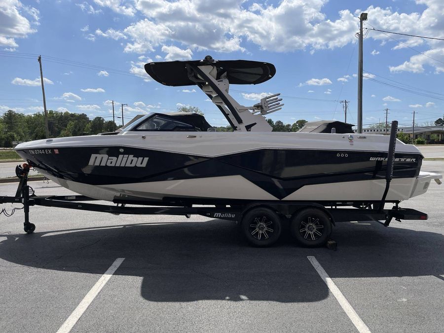 2023 Malibu 25 LSV, photo 3 of 30
