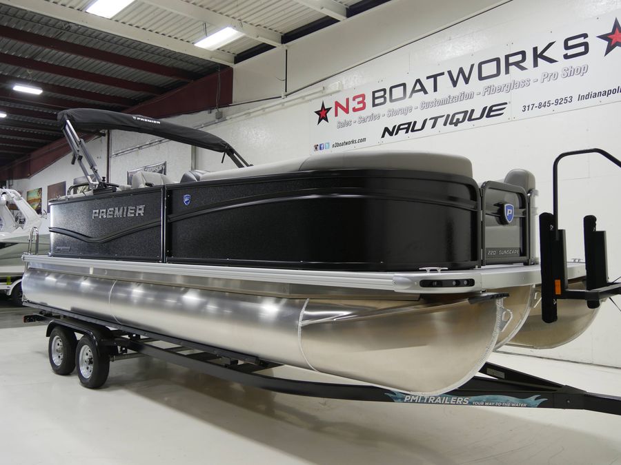 2025 Premier 220 Sunscape RF XLC, photo 2 of 15