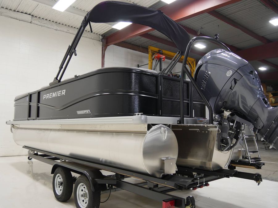 2025 Premier 220 Sunscape RF XLC, photo 5 of 15