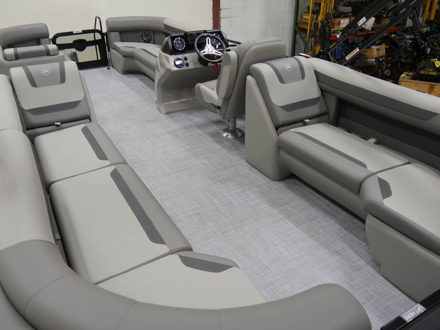 2025 Premier 220 Sunscape RF XLC, photo 8 of 15