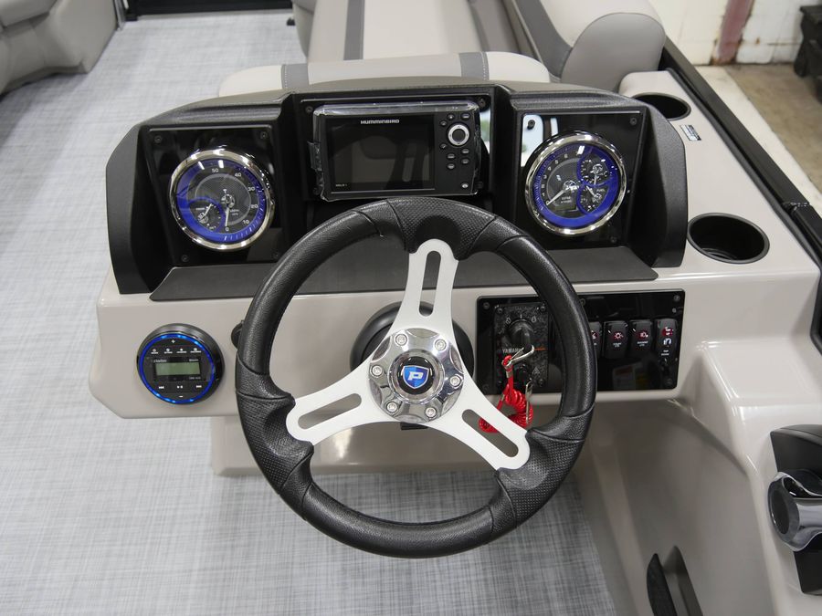 2025 Premier 220 Sunscape RF XLC, photo 9 of 15