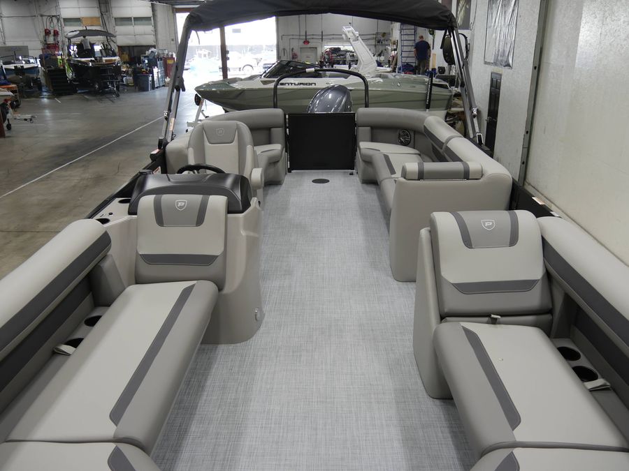 2025 Premier 220 Sunscape RF XLC, photo 13 of 15