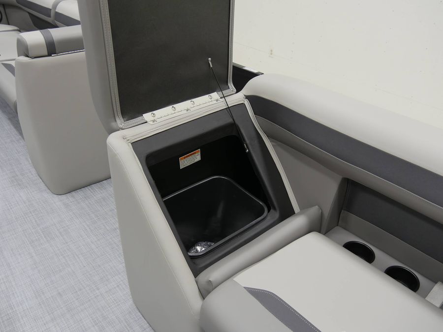 2025 Premier 220 Sunscape RF XLC, photo 15 of 15