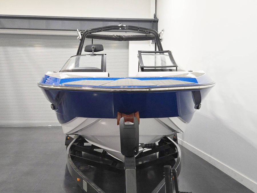 2026 Supreme S220, photo 2 of 7