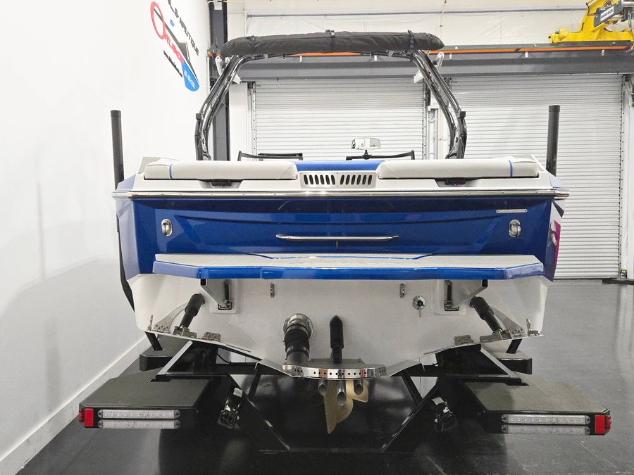 2026 Supreme S220, photo 3 of 7