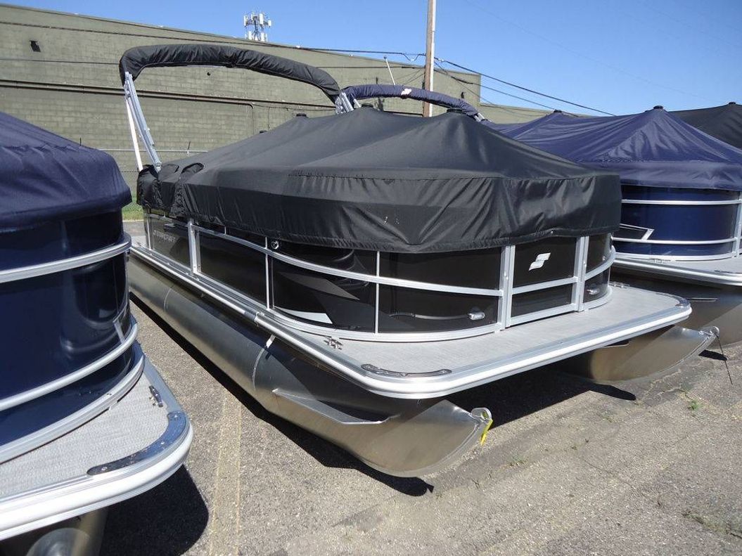 2025 Starcraft Marine LX 18 R