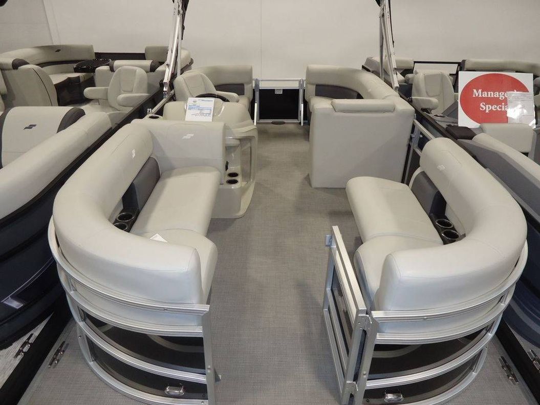 2025 Starcraft Marine LX 18 R