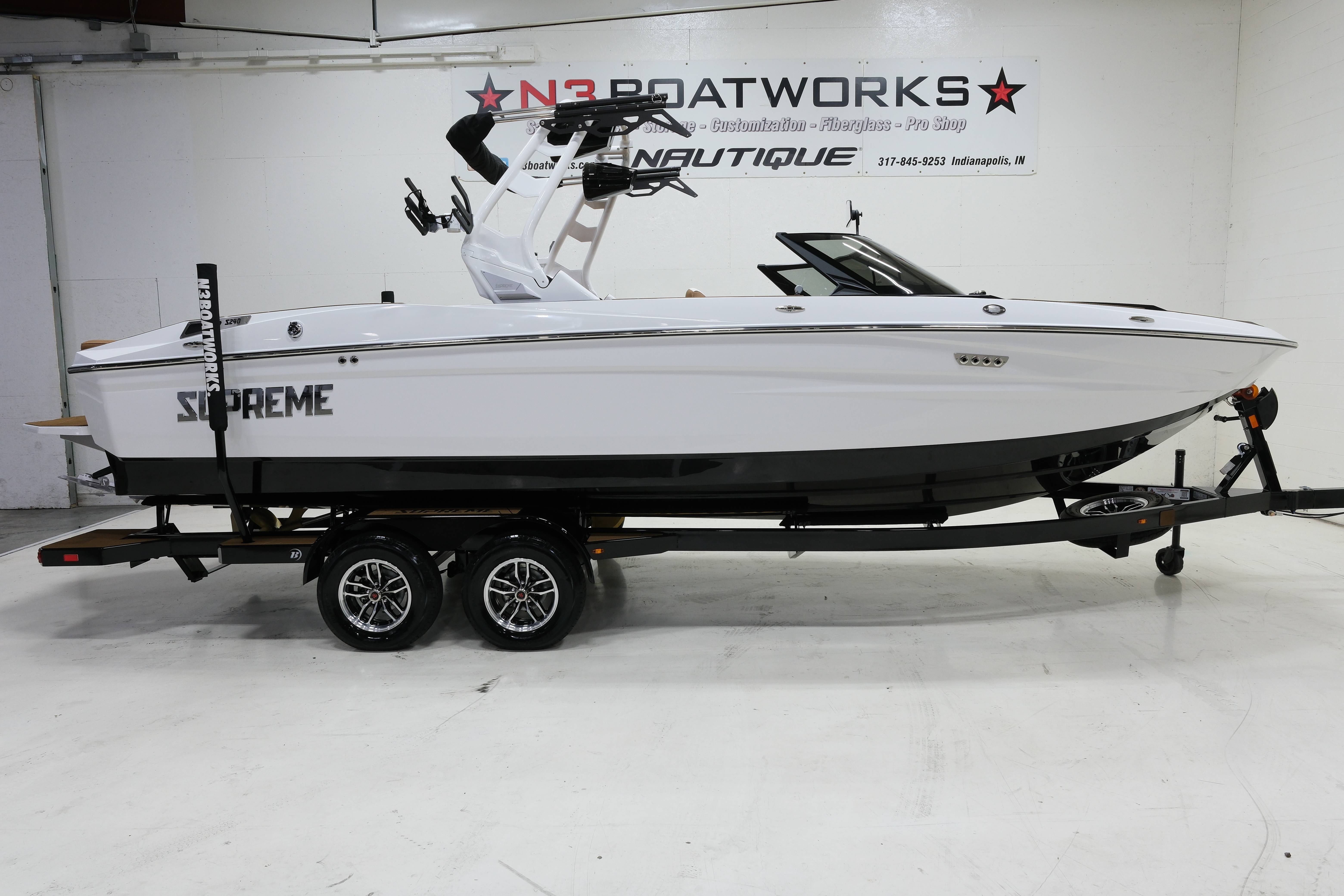 男性タレント Supreme Bot Adept lifetime New 2026 Supreme S240, 46220 Indianapolis - Boat Trader