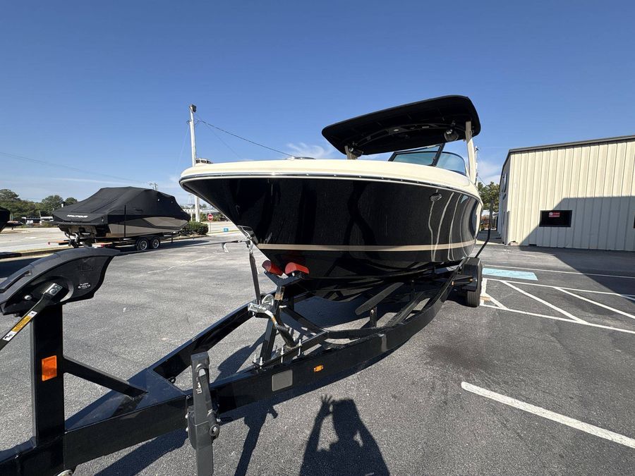 2026 Chris-Craft Sportster 25 MR Wake Surf, photo 21 of 30