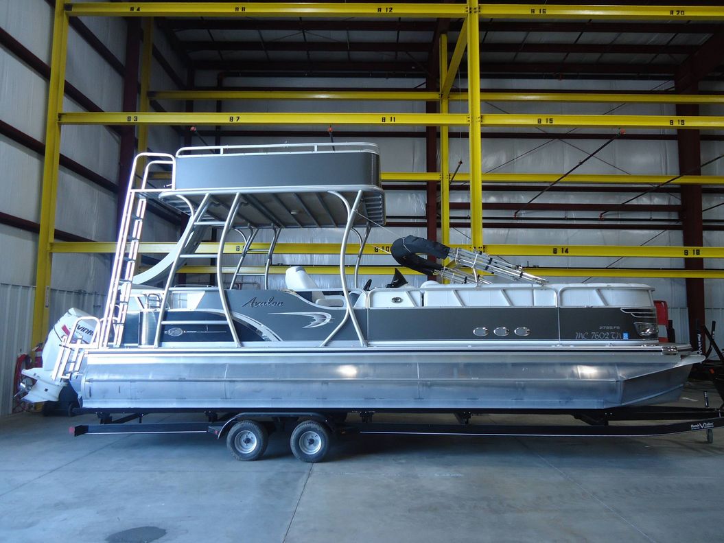2013 Avalon 2785 Funship