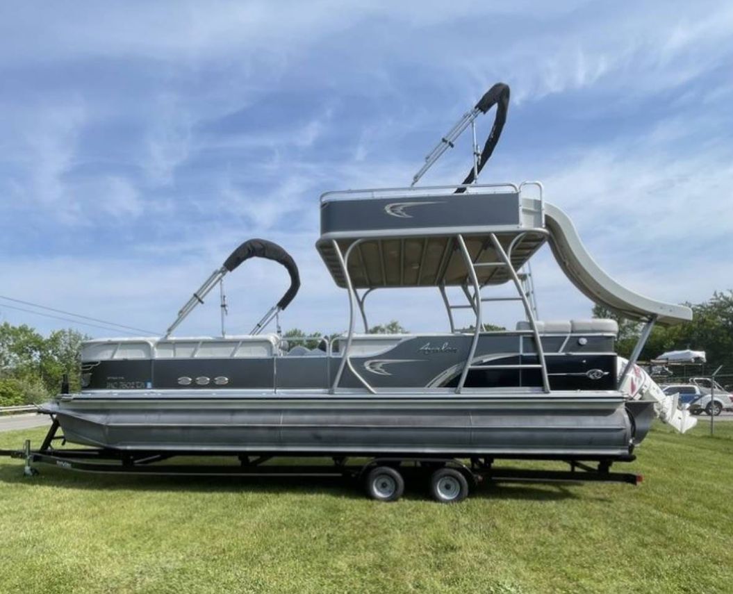 2013 Avalon 2785 Funship