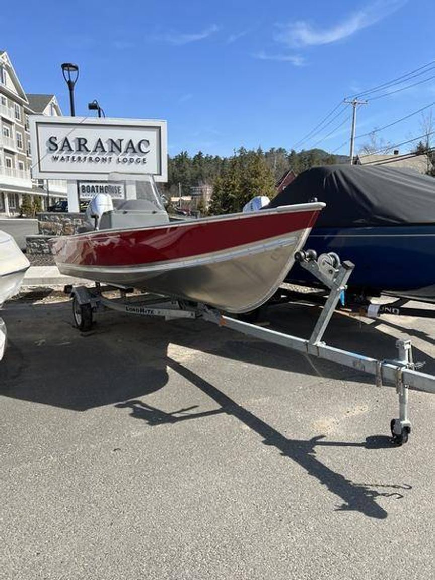 Lund boat build