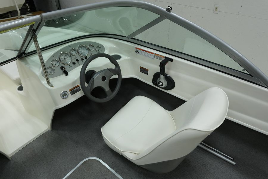 2010 Bayliner 175 BR, photo 11 of 21