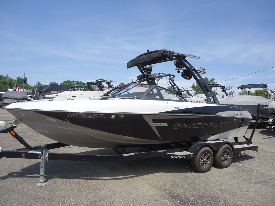 2015 Malibu Boats 22 VLX