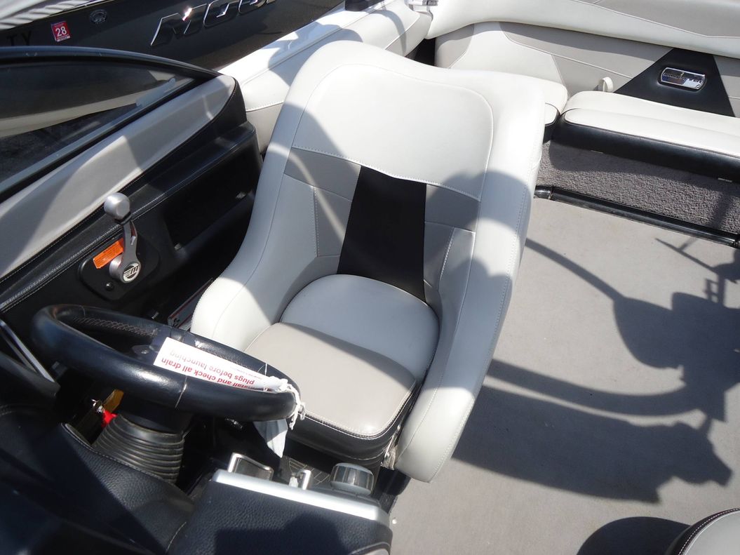 2015 Malibu Boats 22 VLX