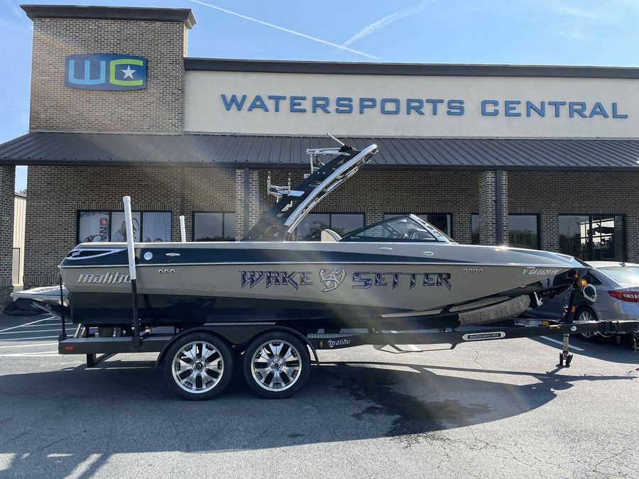2011 Malibu 23 LSV, photo 2 of 30
