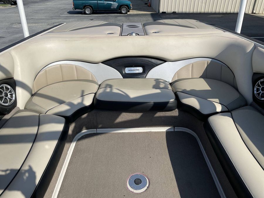 2011 Malibu 23 LSV, photo 19 of 30