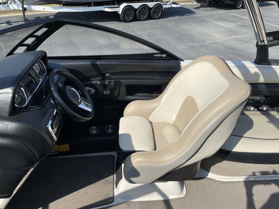 2011 Malibu 23 LSV, photo 18 of 30