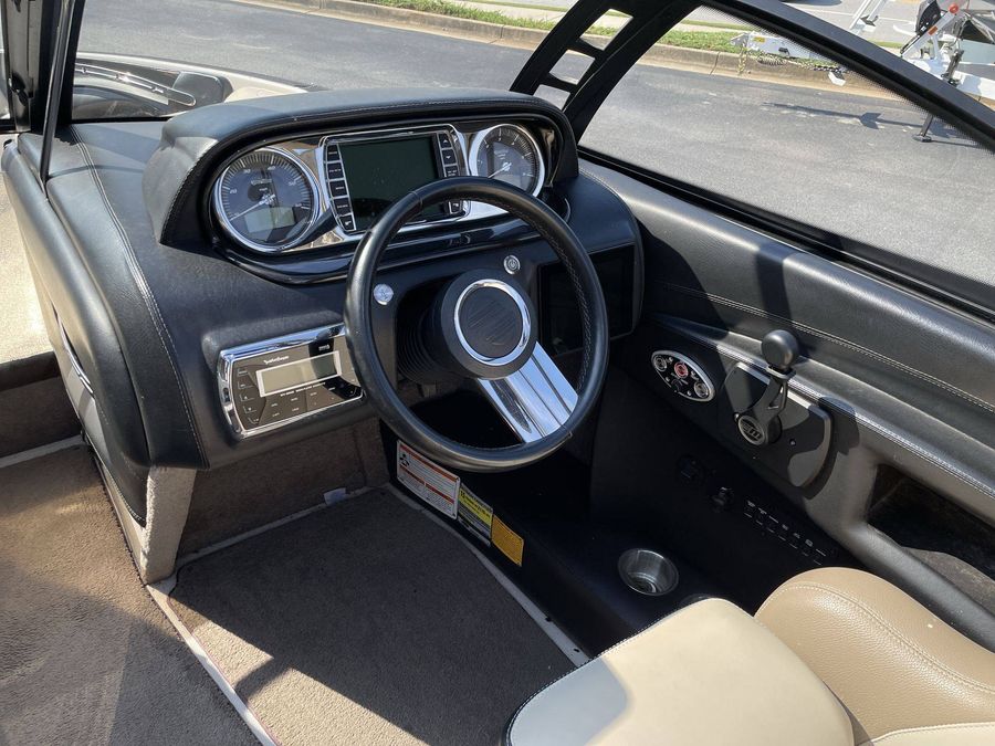 2011 Malibu 23 LSV, photo 22 of 30