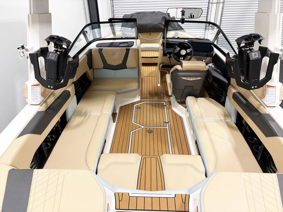 2023 Nautique G23, photo 5 of 11