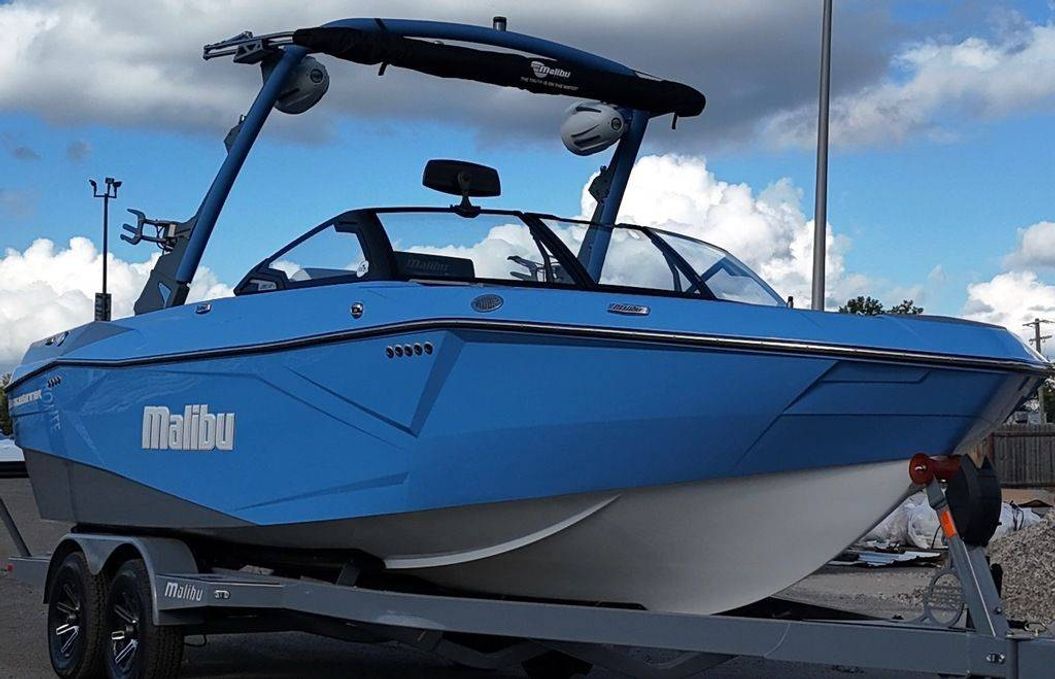 2025 Malibu Boats 23 LSV