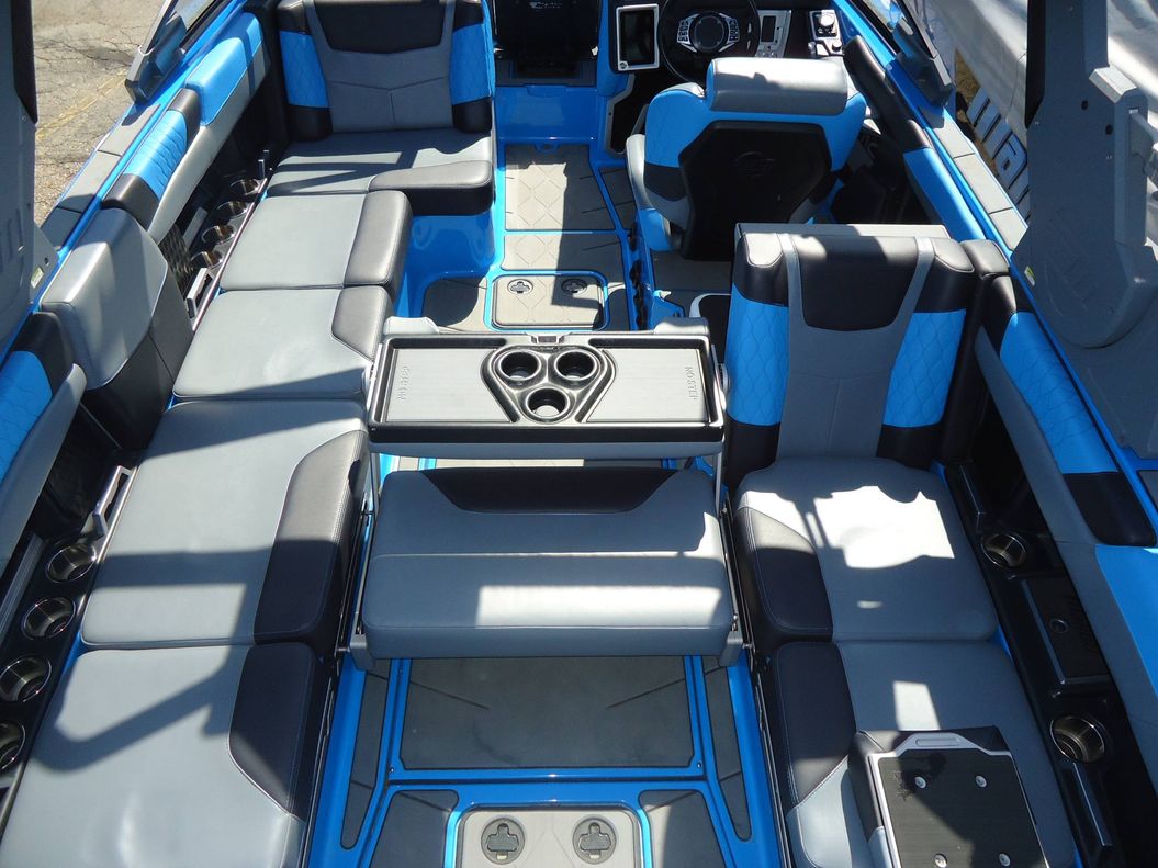 2021 Malibu Boats M240