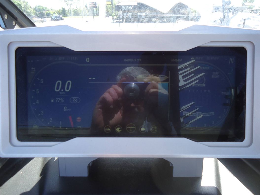 2021 Malibu Boats M240