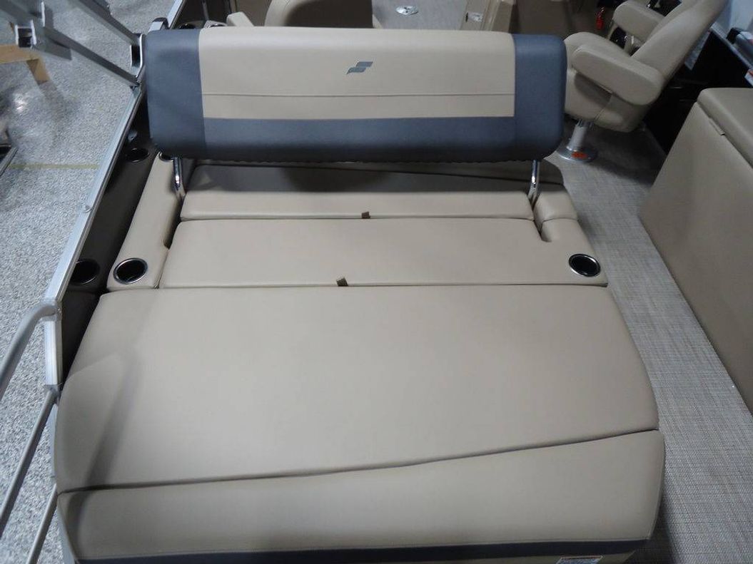 2025 Starcraft Marine EX 22 Q DH Onyx