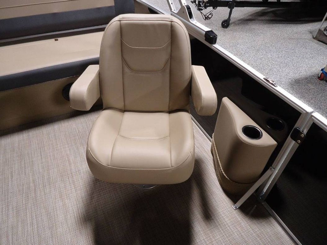 2025 Starcraft Marine EX 22 Q DH Onyx