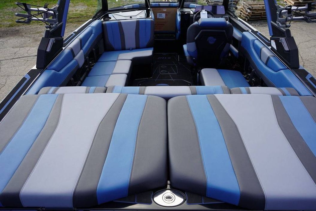 2026 Malibu Boats 21 LX