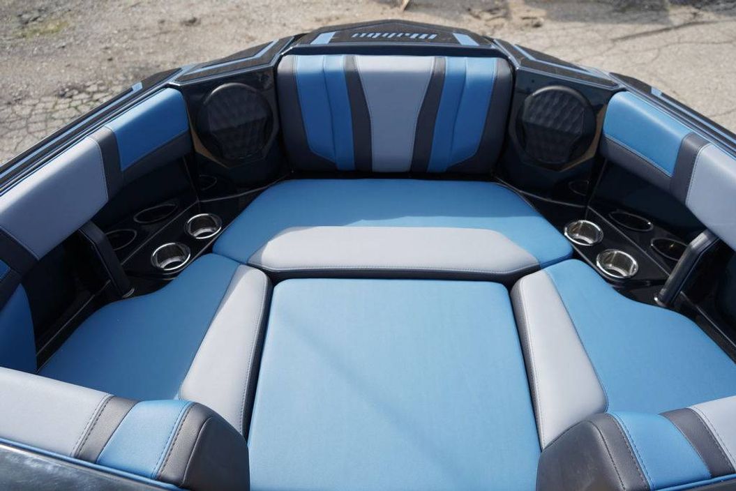 2026 Malibu Boats 21 LX