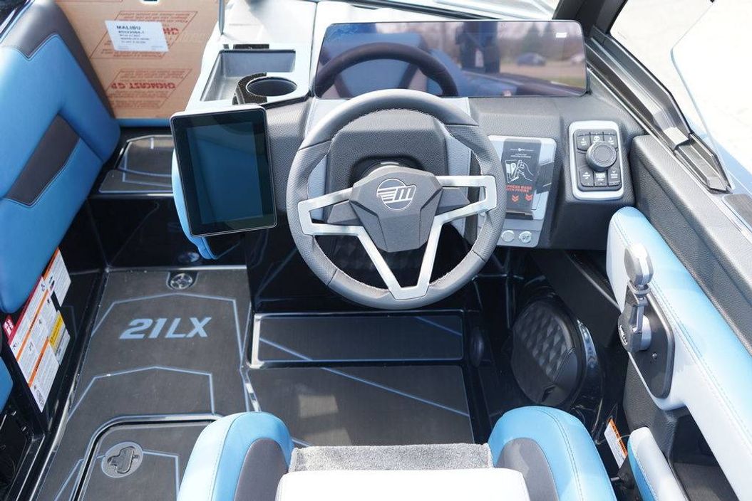 2026 Malibu Boats 21 LX
