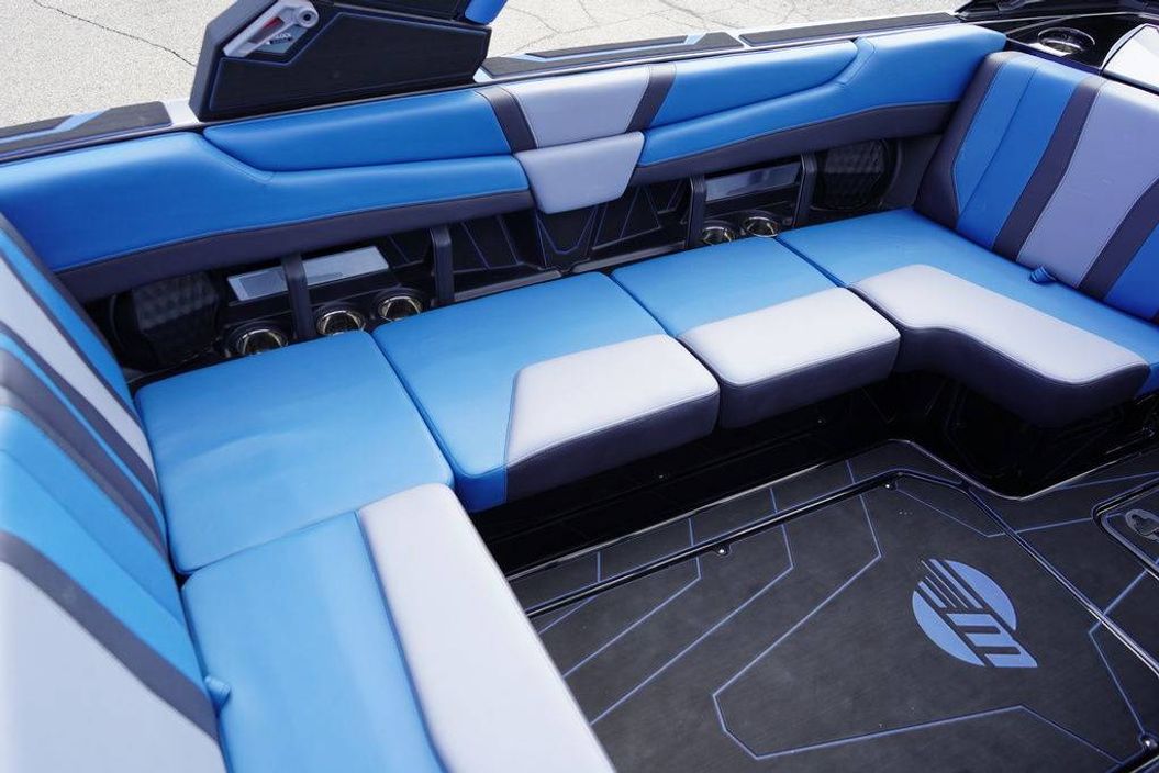 2026 Malibu Boats 21 LX