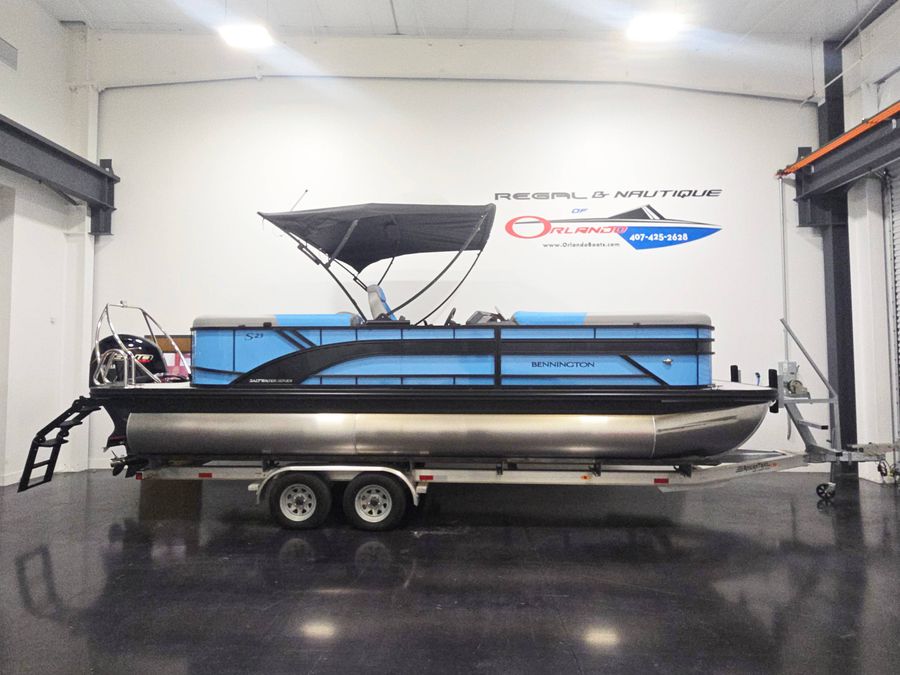 2026 Bennington 23S Stern Radius, photo 3 of 9