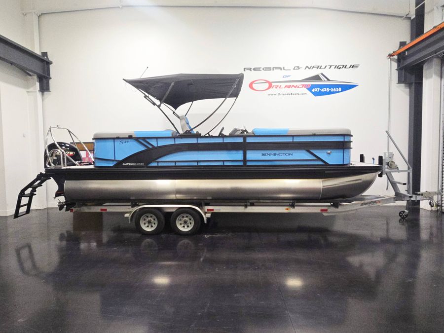 2026 Bennington 23S Stern Radius