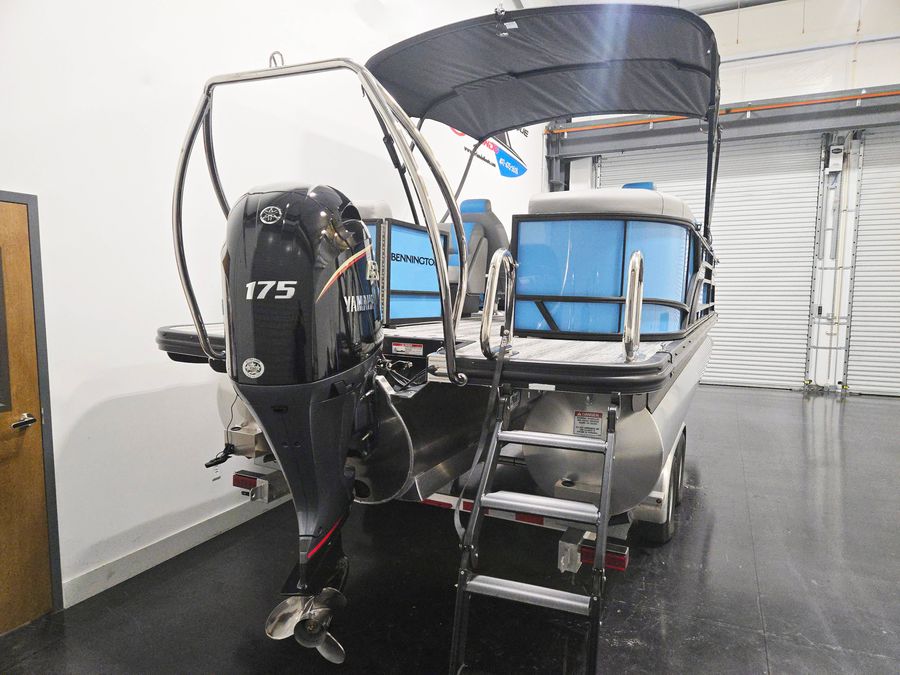 2026 Bennington 23S Stern Radius, photo 5 of 9