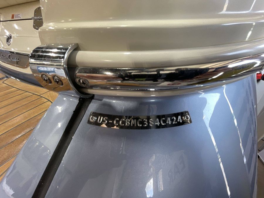 2024 Chris-Craft 28 LAUNCH GT, photo 4 of 24