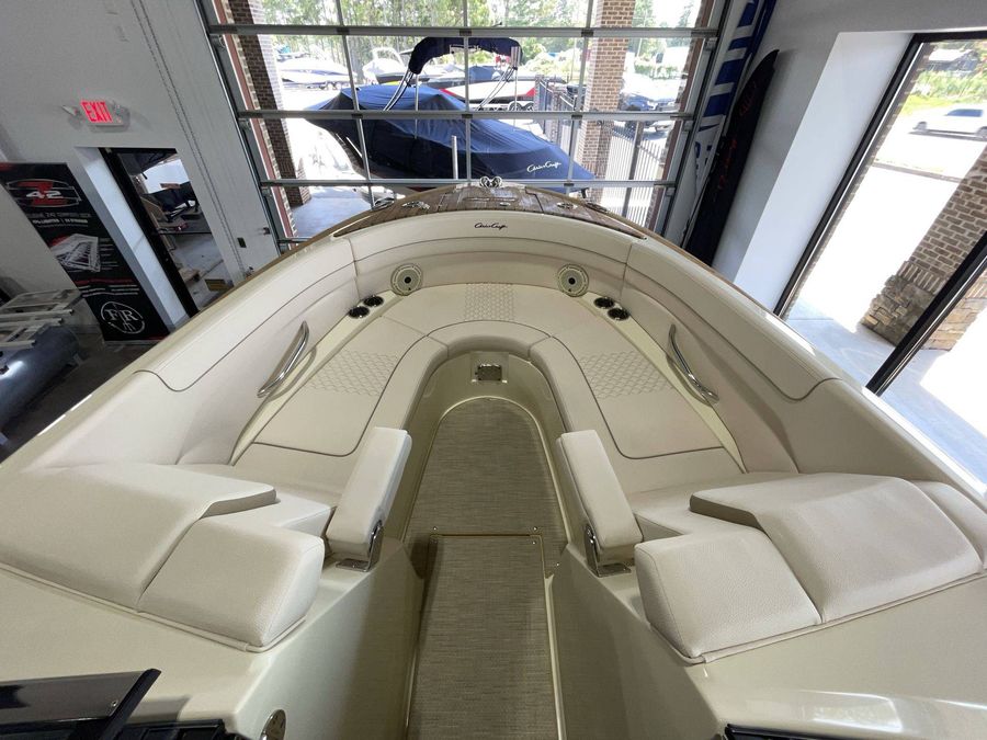 2024 Chris-Craft 28 LAUNCH GT, photo 11 of 24
