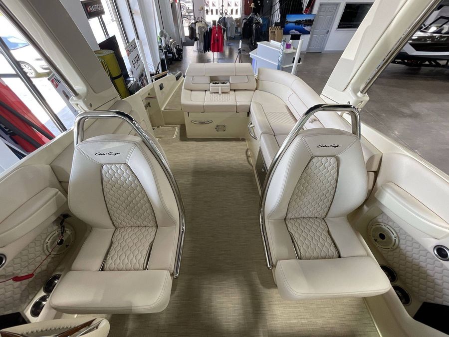 2024 Chris-Craft 28 LAUNCH GT, photo 16 of 24