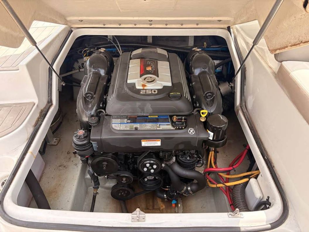 2018 Crownline Boats E22