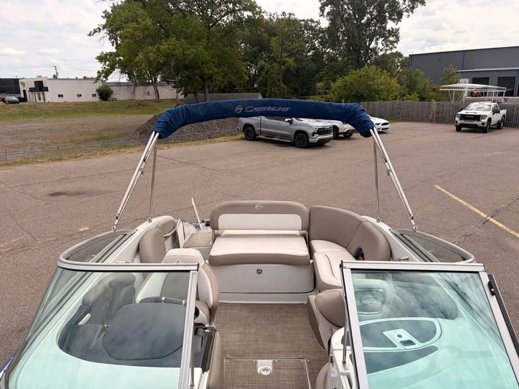 2018 Crownline Boats E22