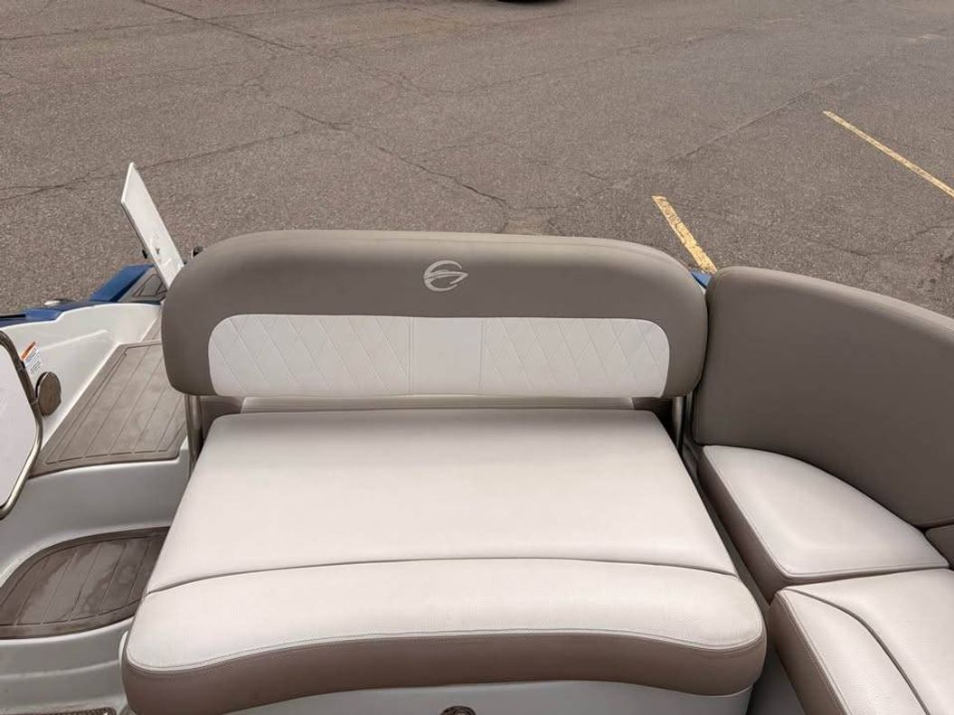 2018 Crownline Boats E22