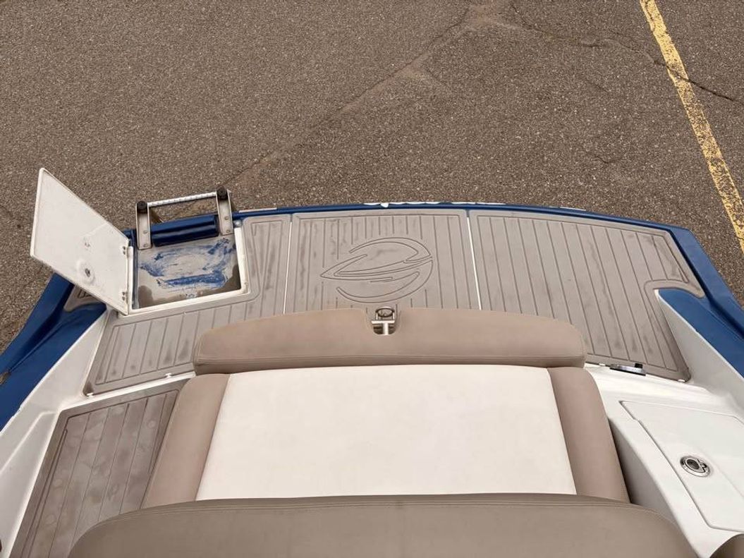 2018 Crownline Boats E22