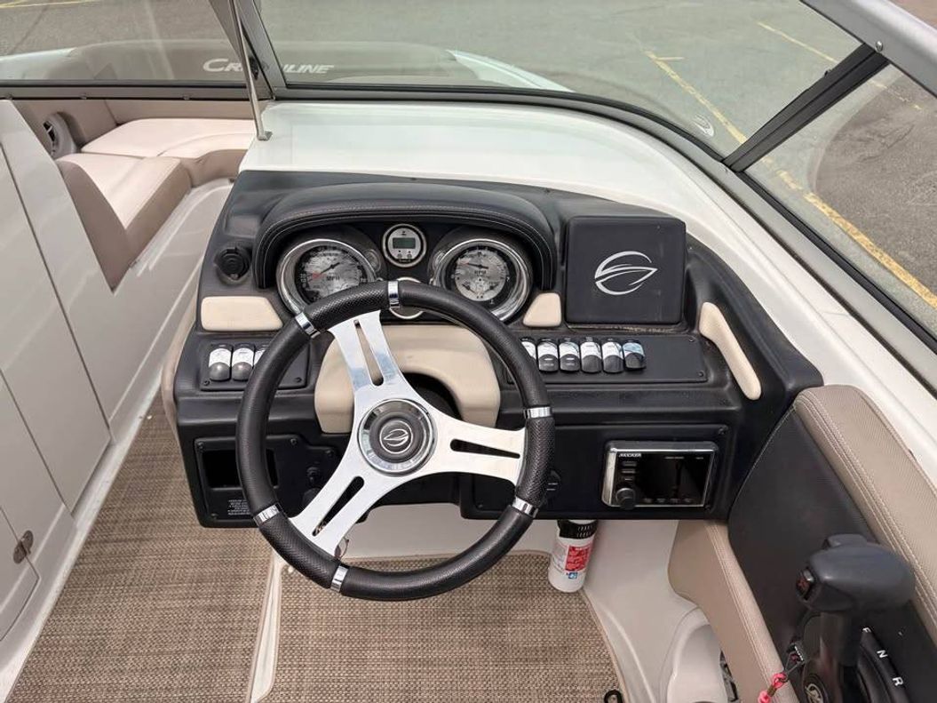 2018 Crownline Boats E22